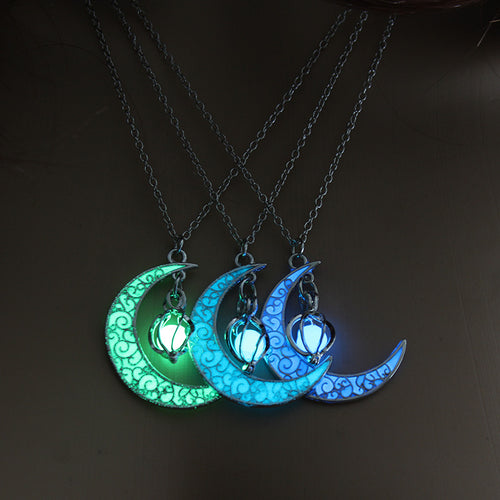 2019 New Hot Moon Glowing Necklace