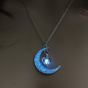 2019 New Hot Moon Glowing Necklace