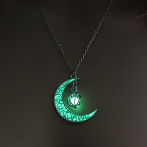 2019 New Hot Moon Glowing Necklace