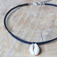 Load image into Gallery viewer, Natural shell choker necklace