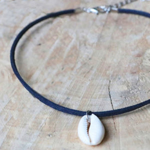 Natural shell choker necklace