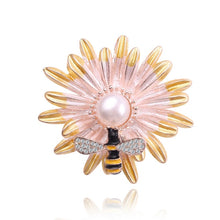 Load image into Gallery viewer, Freshwater Pearl Brooches Women Jewelry